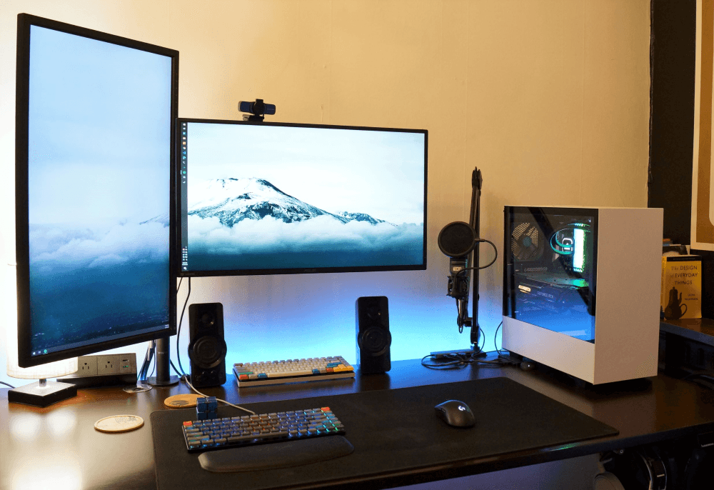 My desk setup in 2021